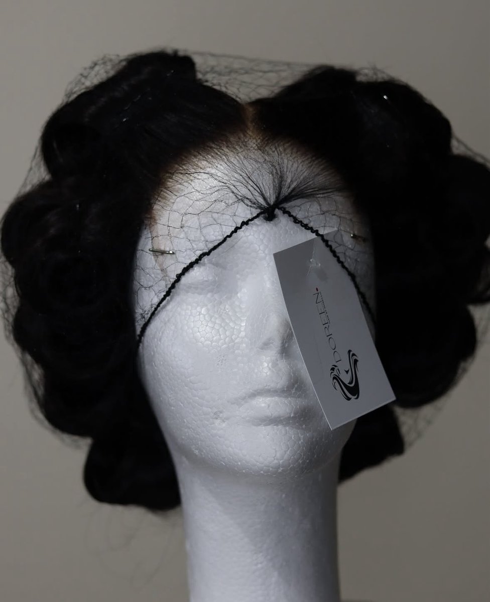 belindaaustin31's tweet image. Doreen comes fully customised and styled. Also, a cute mannequin head for you to hang her
Make sure you order during the opening sale for $305 
Stay tuned for a "pack with me" to see what she comes with
#doreen #wigunit