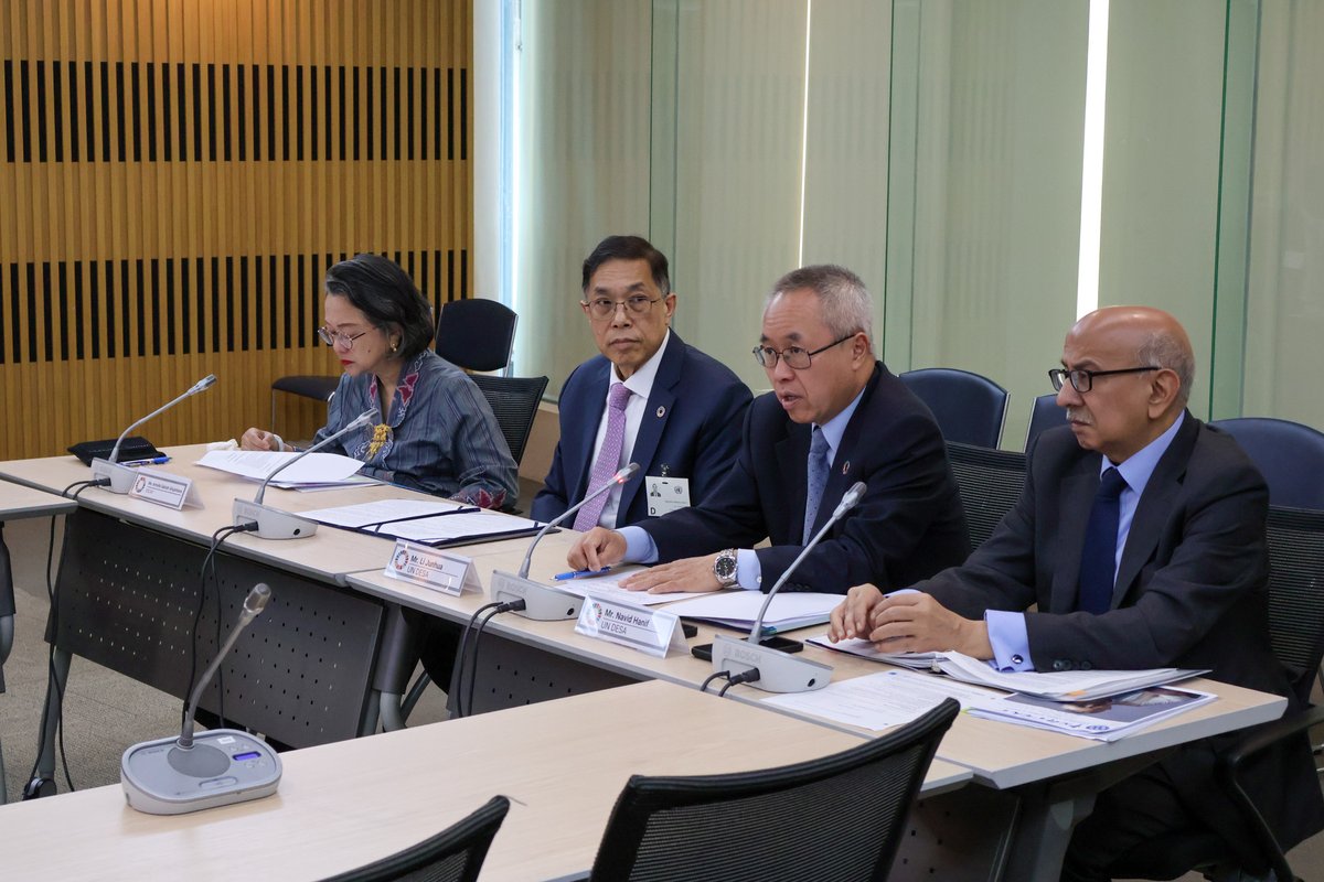 UNDESA's tweet photo. Our team is on the ground in Bangkok with the High-level Advisory Board on Economic and Social Affairs!
A diverse group of practitioners from across countries & disciplines, the Board explored global socioeconomic trends with an #AsiaPacific lens.
More: https://t.co/tDwHbtwHZr https://t.co/cTGU8gS2Zl