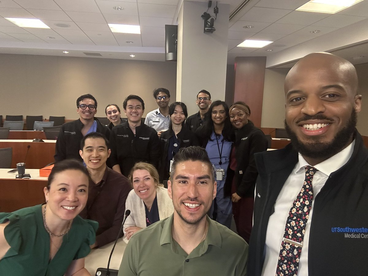 melsulistio's tweet image. Future medical leaders bring me great joy. To the #medicalstudent residents, fellows & early faculty - #medicine will retain its #humanity & compassionate care of the sick & suffering in your hands.
Special thx to #utswstudents Class of 2028 who brought me to tears w/ the best…
