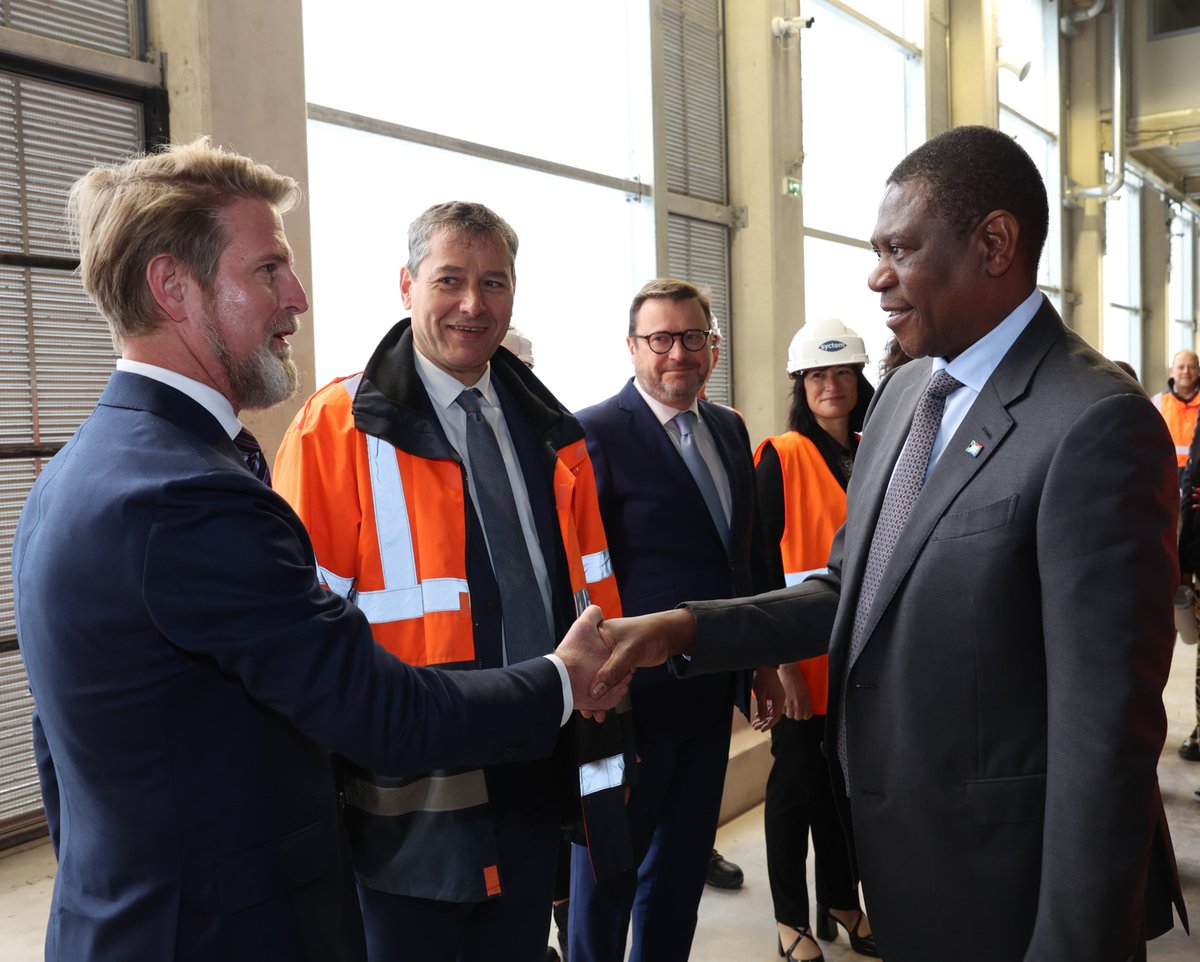 DIRCO_ZA's tweet photo. #InvestSouthAfrica |As part of his working visit to Paris, France, Deputy President  Mashatile is undertaking a site visit to SUEZ Global Waste Management Company. 

#SAFranceRelations 
#SAInFrance https://t.co/tMeyXkvrBg