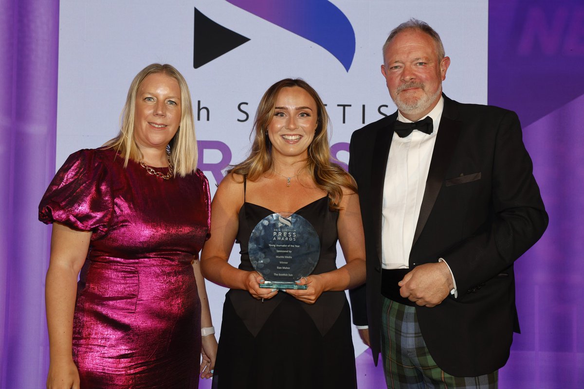 Our first award of the evening celebrates Scotland’s Young Journalist of the Year, sponsored by <a href="/mucklemedia/">Muckle Media</a>. Well done to runner up, <a href="/andrewrobson01/">Andrew Robson</a> of <a href="/thecourieruk/">The Courier</a>. Congratulations to the winner, <a href="/sianm4her/">Siân Maher</a> of <a href="/ScottishSun/">The Scottish Sun</a>, presented by Muckle Media's Nathalie Agnew.