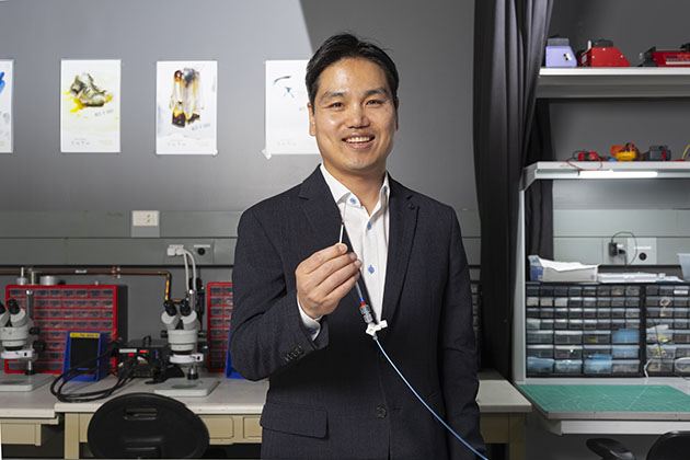 Monitoring pressure inside the skull is key to treating TBI, but monitoring devices are large &amp; invasive. Researchers led by Harris Saunders, Jr. Professor W. Hong Yeo, have developed a sensor smaller than a dime. 

Bit.ly/45ojPJz