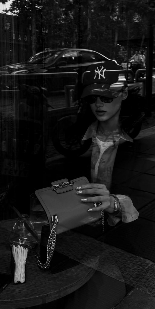 itisjasminnee's tweet image. Not a doctor at this time of day ! 

Time to be a cool artist 😎