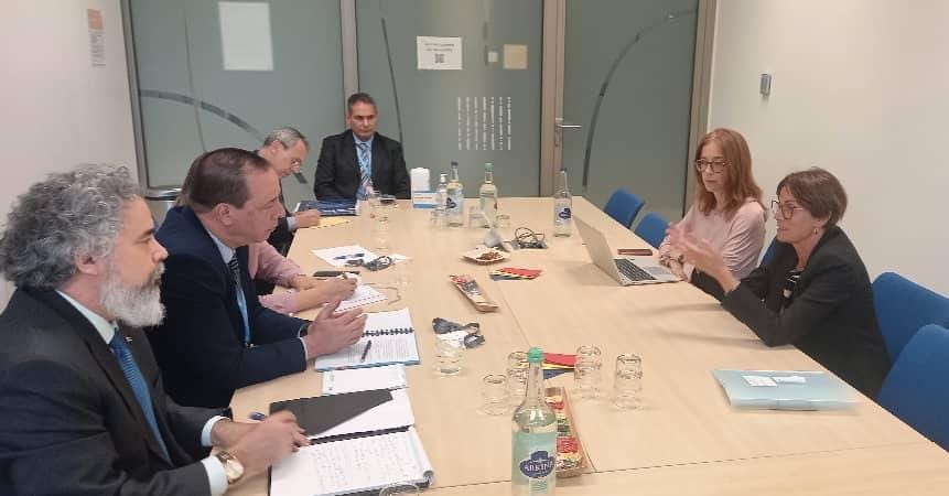 Cancillería de Cuba (@cubaminrex) on Twitter photo Ministro de Salud de #Cuba 🇨🇺, <a href="/japortalmiranda/">José Angel Portal Miranda</a>, concluye intensa y productiva participación en la Asamblea Mundial de la Salud.
🔗cubaminrex.cu/es/ministro-de… Ministro de Salud de #Cuba 🇨🇺, <a href="/japortalmiranda/">José Angel Portal Miranda</a>, concluye intensa y productiva participación en la Asamblea Mundial de la Salud.
🔗cubaminrex.cu/es/ministro-de…