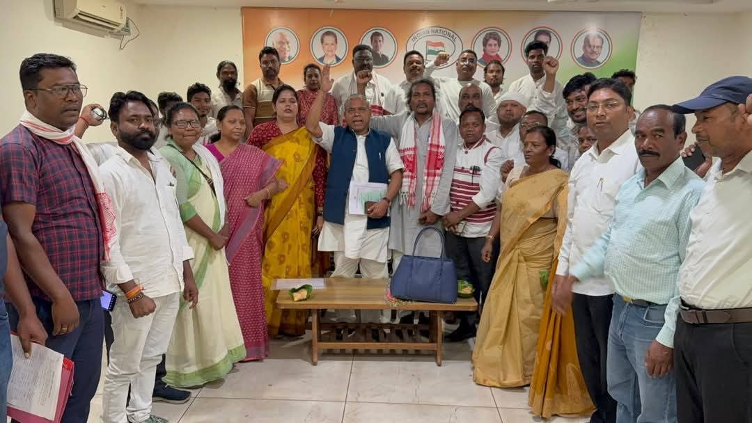 JharkhandPMC's tweet photo. सरना धर्म कोड लागू करने को लेकर प्रदेश अध्यक्ष श्री @MahtoKeshavINC  की  उपस्थिति में 26 मई को राज भवन घेराव करने  अधिक से अधिक संख्या में उपस्थित होकर "सरना धर्म कोड" लागू करने के मांग को मजबूती के साथ रखने का दिशा निर्देश दिया गया

बैठक  अध्यक्ष सुश्री गुंजन सिंह,   उपस्थित रहे https://t.co/V9QAygXKAk