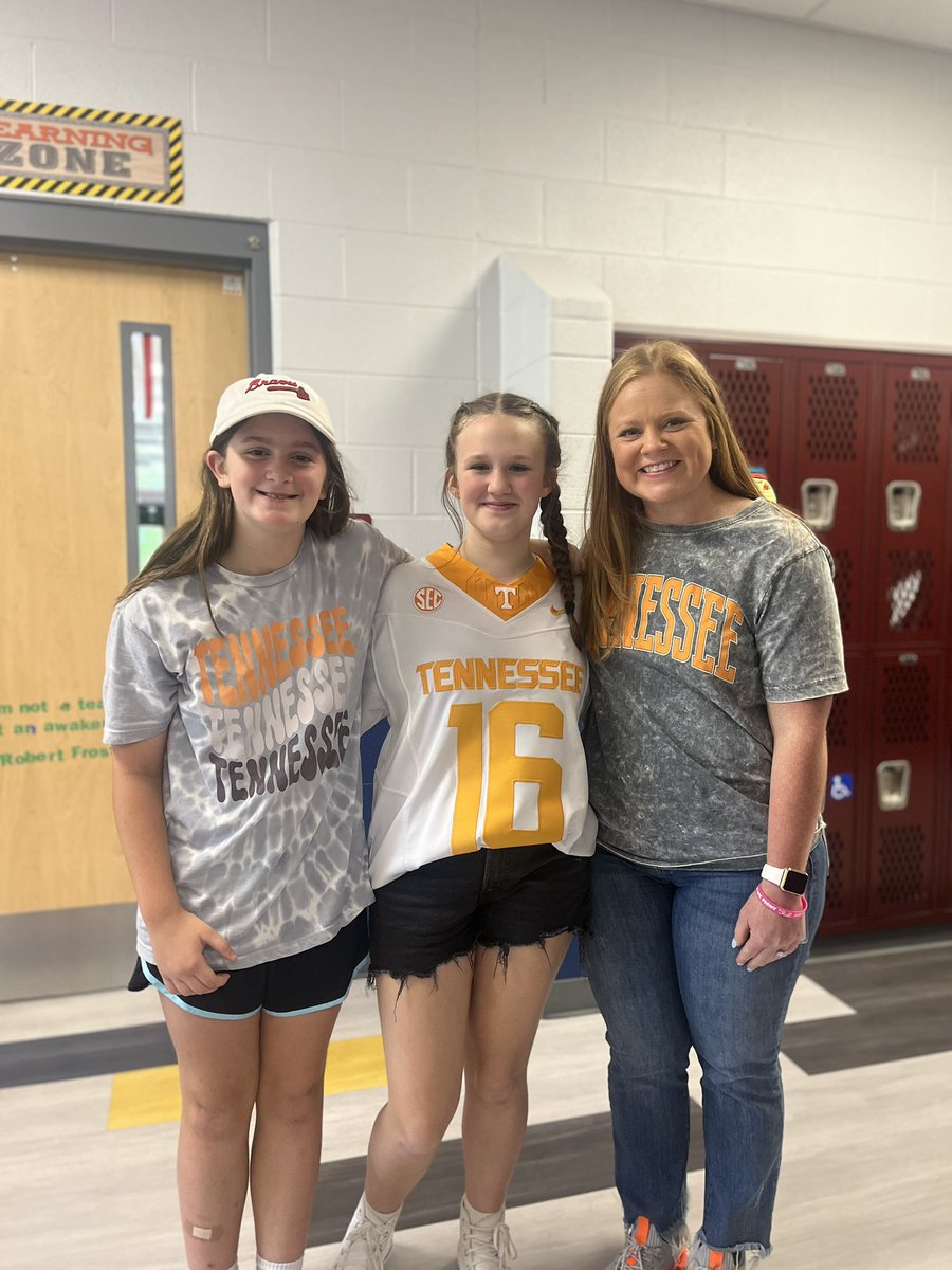 Sure going to miss these VOL loving 5th graders next year 🧡🤍 <a href="/plainviewElem/">Plainview Elementary School</a>