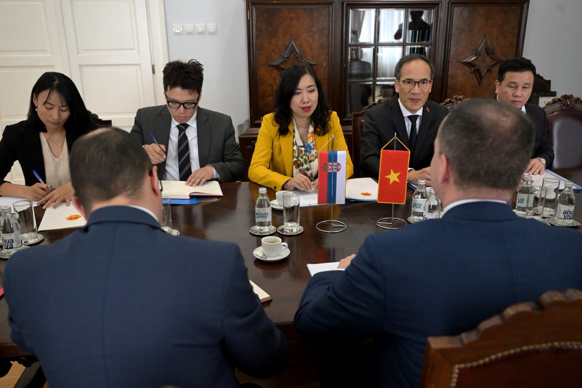 MFA Serbia (@mfaserbia) on Twitter photo Пете билатералне политичке консултације министарстава спољних послова Републике Србије и Социјалистичке Републике Вијетнам <a href="/MOFAVietNam/">Viet Nam Diplomacy</a> одржане су данас у Београду.
Делегацију Министарства спољних послова Републике Србије предводио је државни секретар Дамјан Јовић, а Пете билатералне политичке консултације министарстава спољних послова Републике Србије и Социјалистичке Републике Вијетнам <a href="/MOFAVietNam/">Viet Nam Diplomacy</a> одржане су данас у Београду.
Делегацију Министарства спољних послова Републике Србије предводио је државни секретар Дамјан Јовић, а