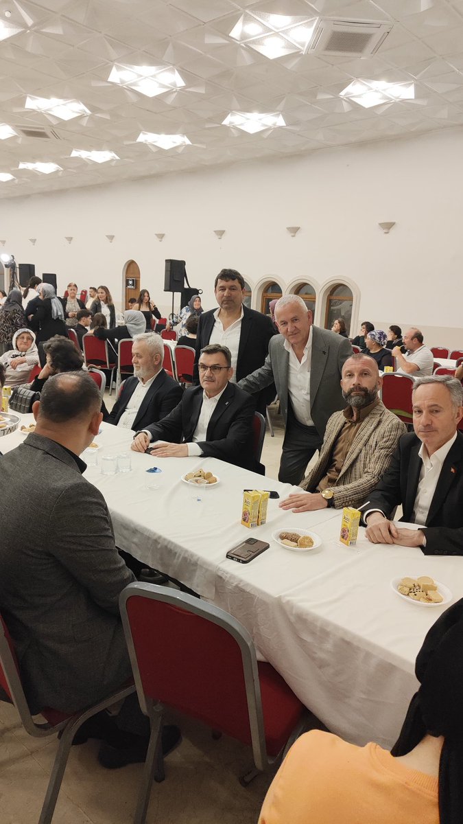 AKmerkezilce74's tweet photo. Ak Parti İl Başkanımız Yaşar ARSLAN , İl Başkan Yardımcımız Fahri OKUN , Merkez İlçe Başkanımız Muhammet KIZILAYOĞLU Merkez İlçe Başkan Yardımcılarımız Av.Muhammet SEÇKİN , Sabri YAMAN ve Ertan ÇELİKBAŞ ile Karabaş ve Sucu Ailelerinin Evlatları Hatice ve Göksun’un Düğün Merasimine Katılım Sağladılar. Çiftlerimize bir ömür boyu mutluluklar dileriz.