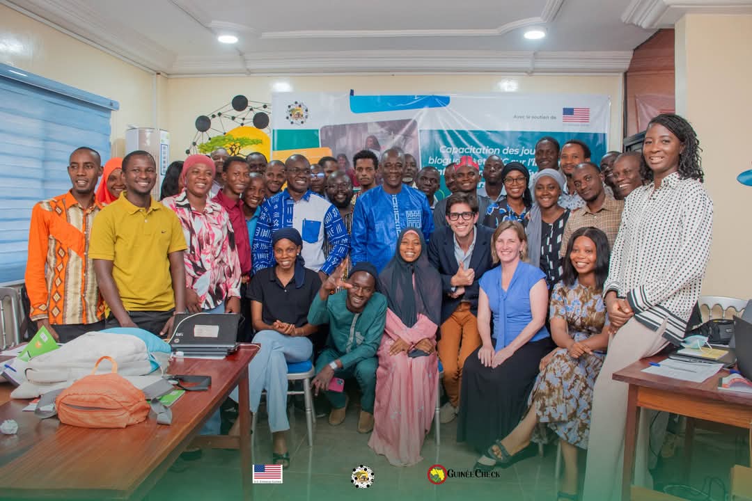 Un réel plaisir d’avoir co-animé à Labé, aux côtés de Thierno Diallo et Sally Bilaly Sow, une session de renforcement des capacités pour 30 journalistes, blogueurs et acteurs de la société civile sur l’intégrité de l’information et la lutte contre les discours discriminatoires.