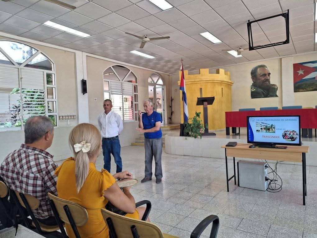 Universidad Granma (@universidad_udg) on Twitter photo La Dirección de Postgrado de la <a href="/Universidad_UDG/">Universidad Granma</a> desarrolló jornada de trabajo en la Escuela Militar "Camilo Cienfuegos" (EMCC). Presidida por Dr.C. Dainier López, Director de Postgrado, y la participación de profesores de la EMCC y coordinadores de los programas de postgrado. La Dirección de Postgrado de la <a href="/Universidad_UDG/">Universidad Granma</a> desarrolló jornada de trabajo en la Escuela Militar "Camilo Cienfuegos" (EMCC). Presidida por Dr.C. Dainier López, Director de Postgrado, y la participación de profesores de la EMCC y coordinadores de los programas de postgrado.