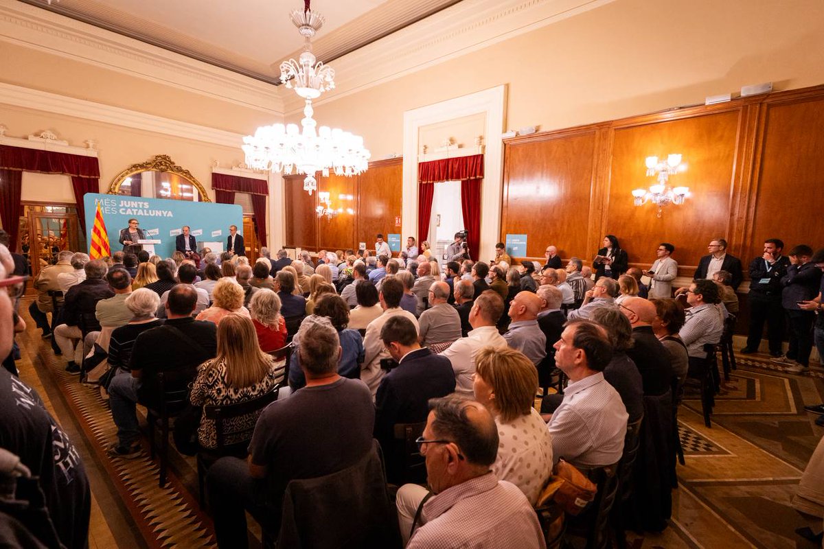 📍 Avui ‘Junts s’explica’ a Reus.

✅ Des de Junts tenim l’objectiu de donar a conèixer el model de país que defensem i les mesures que estem impulsant.

🗣️ Ens acompanyen el secretari general, <a href="/jorditurull/">Jordi Turull i Negre</a>, la <a href="/mtpallares/">Teresa Pallarès</a>, cap de l'oposició de Junts a l'Ajuntament de Reus, i el