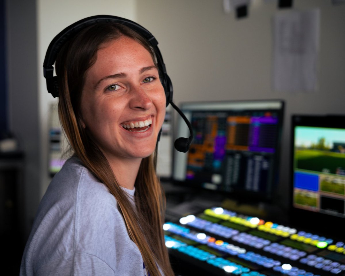 UW College of Arts & Sciences (@uwartsci) on Twitter photo Through <a href="/BigTenNetwork/">Big Ten Network</a>'s StudentU, <a href="/UW/">University of Washington</a> junior Audrey Spurgeon, cinema & media studies and English, has served in many roles for Husky sports broadcasts. She shared how this experience has shaped her into a reliable teammate and adaptable storyteller. artsci.washington.edu/news/2025-05/f… Through <a href="/BigTenNetwork/">Big Ten Network</a>'s StudentU, <a href="/UW/">University of Washington</a> junior Audrey Spurgeon, cinema & media studies and English, has served in many roles for Husky sports broadcasts. She shared how this experience has shaped her into a reliable teammate and adaptable storyteller. artsci.washington.edu/news/2025-05/f…