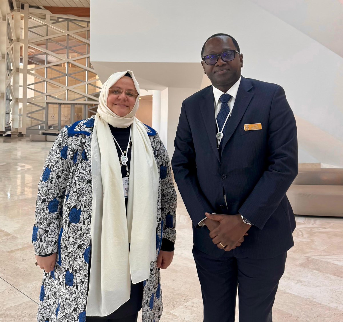 H.E. Zehra Zümrüt SELÇUK met with H.E. Sheku Ahmed Fantamadi BANGURA, Minister of Finance of the Republic of Sierra Leone, on 20 May 2025, on the sidelines of the 2025 IsDB Group Annual Meetings.

The meeting focused on enhancing collaboration between SESRIC and the ministry,