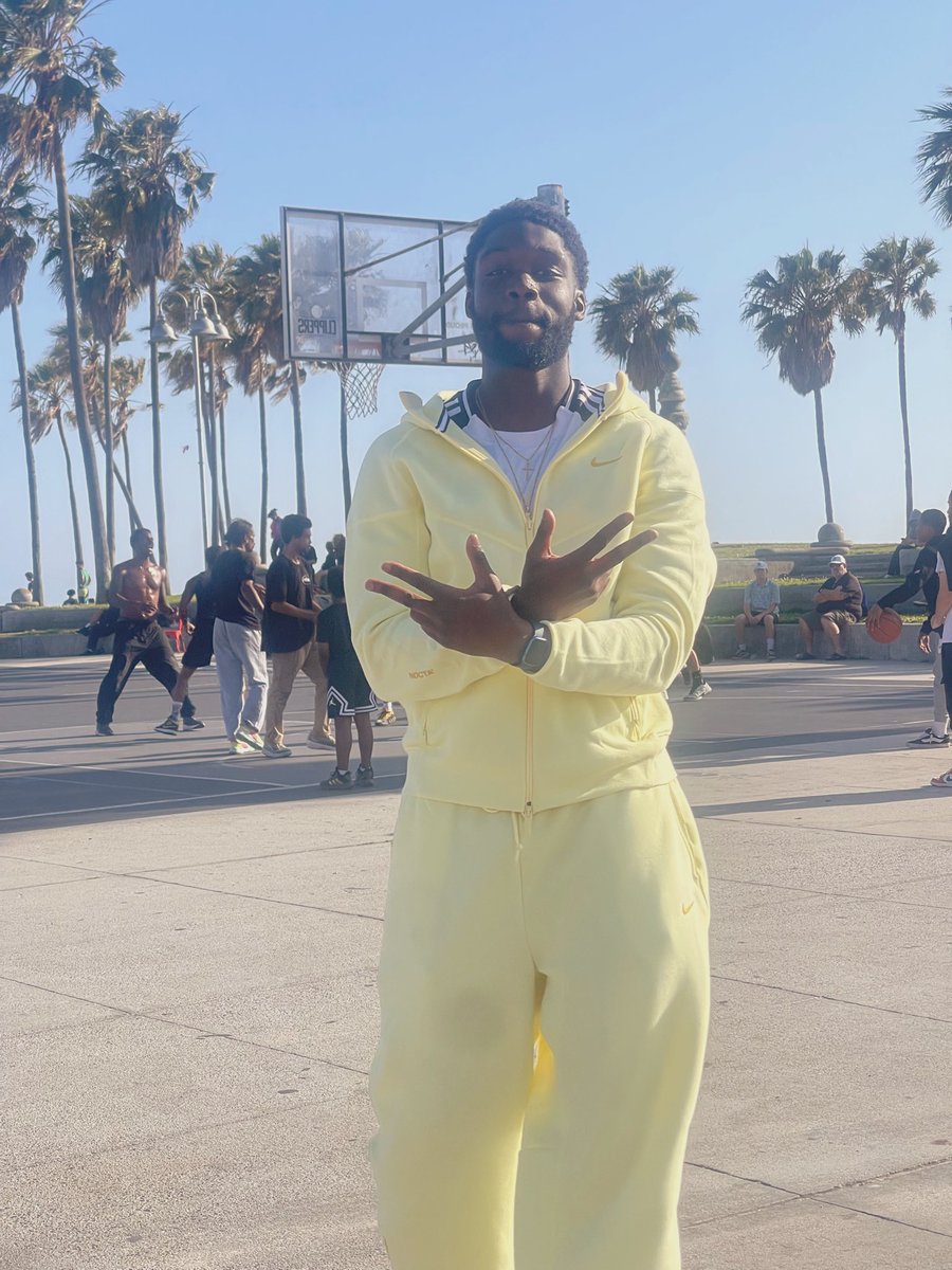 Gzy4Real's tweet photo. Trop bien LA sah https://t.co/ThCOAPA2Fz