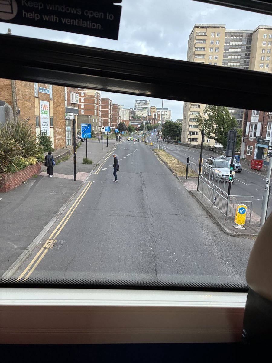 Looks like a serious incident on Edward Street/Eastern Rd #Brighton - ⁦<a href="/BrightonHoveBus/">Brighton & Hove Buses</a>⁩ on diversion and there’s a lot of ⁦police⁩ cars blocking off the road. ⁦<a href="/brightonargus/">Brighton Argus</a>⁩ ⁦l