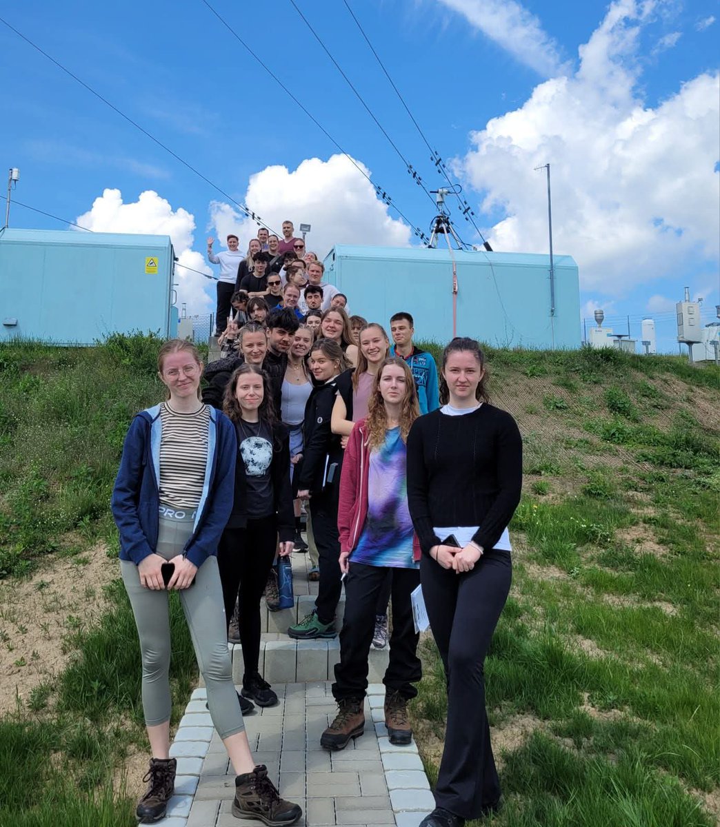 21.5.2025 u nás byli studenti z Masarykovy univerzity, z centra RECETOX. Setkání s nimi pro nás bylo velmi inspirující a o budoucnost životního prostředí teď máme zase o něco menší strach :)