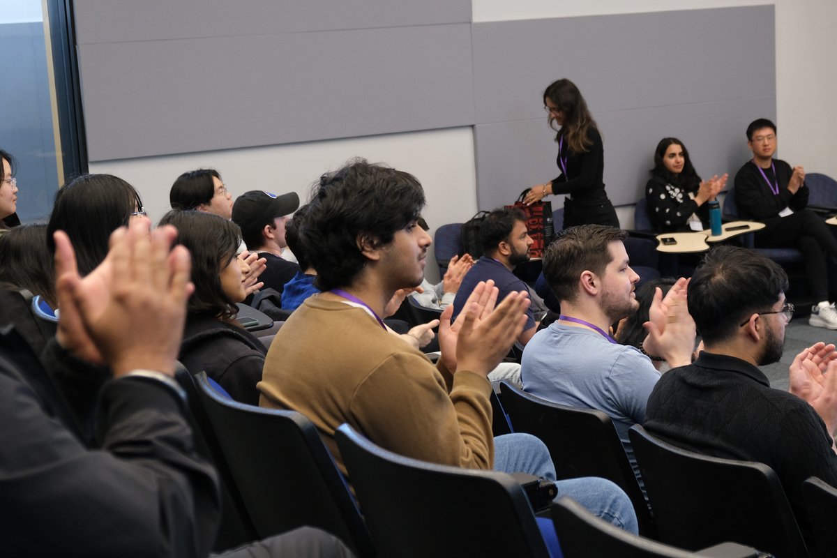 SFU_CompSci's tweet image. Earlier this month, students participated in the Explore Computing Science Research Workshop. Across three days, students learned about computing science research from our keynote speakers and presented their own projects on the last day.
Swipe for highlights!