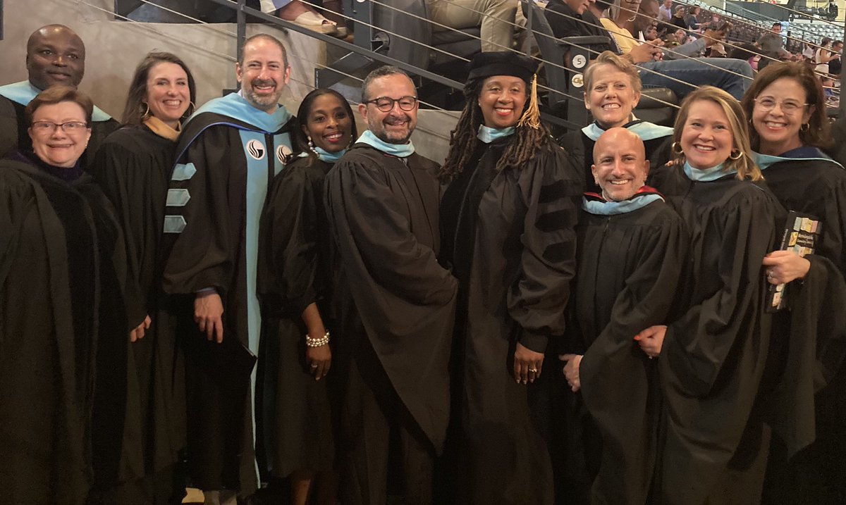 CynthiaBriscoeB's tweet photo. @APSMidtown grads take wisdom from Winnie the Pooh, “There’s always another adventure!” Life is sweet as honey for these students! @BOEAPS @apsupdate @apssupt @CINSAtlanta https://t.co/m5jEG7MR0W