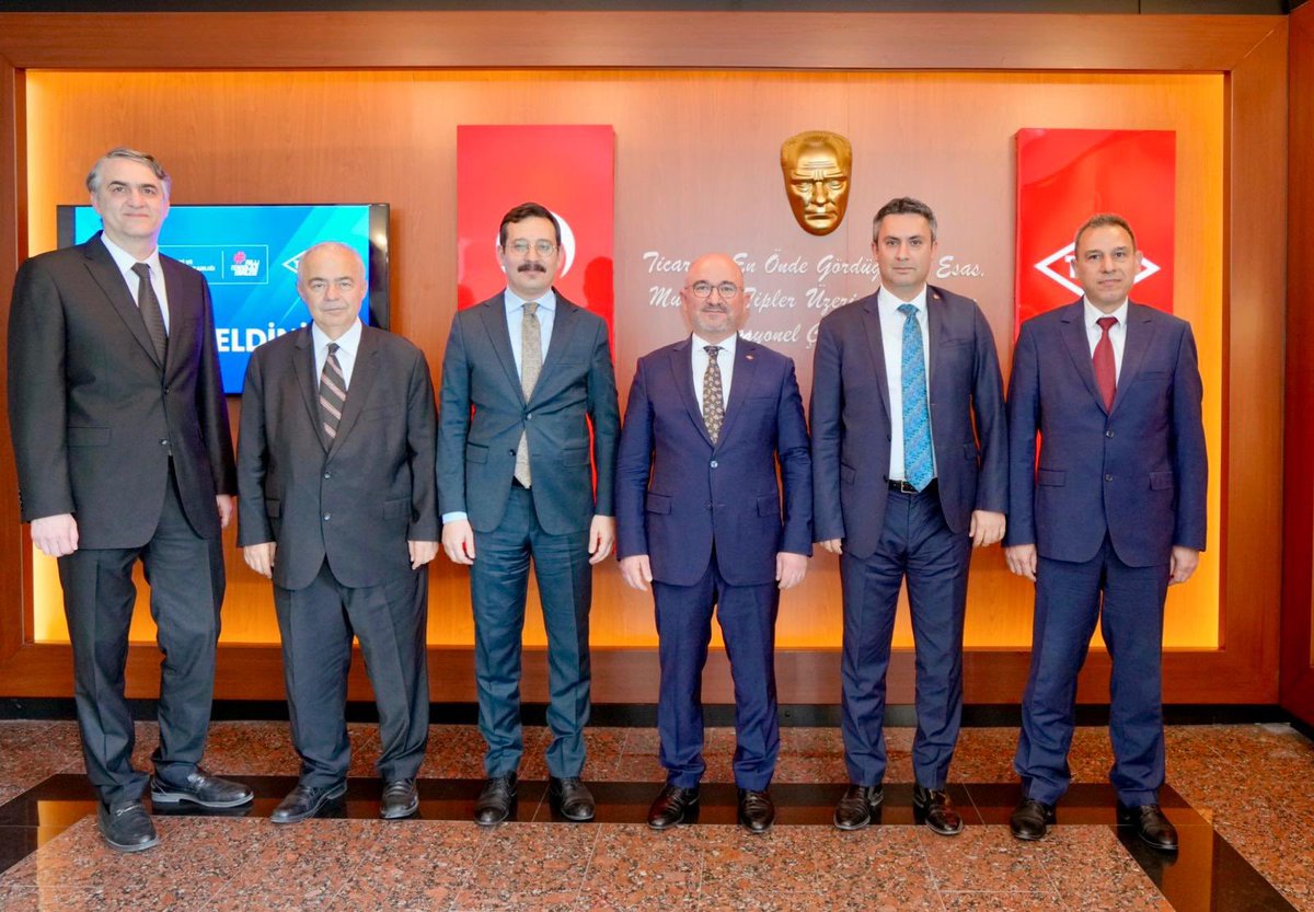 TSEKurumsal's tweet photo. TRtest Yönetim Kurulu Başkanı Ahmet Şimşek ve yönetim kurulu üyeleri, Enstitü Başkanımız Mahmut Sami Şahin’i makamında ziyaret etti.
Görüşmede, iş birliği imkanları ve ortak projeler ele alındı. 🤝
#TrTest #TSE #İşBirliği https://t.co/ENmm9wWL0x