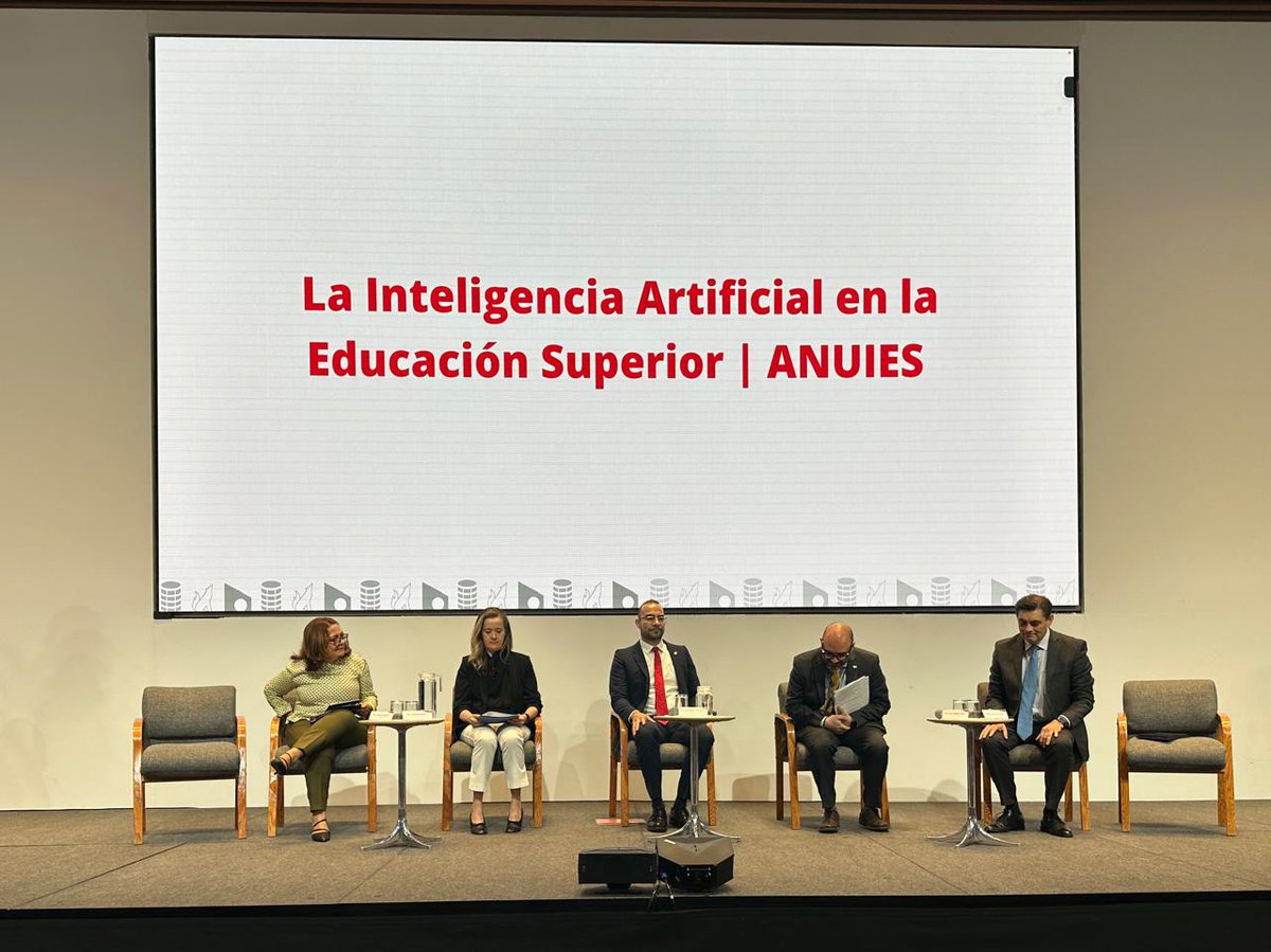 En el marco del Taller de Innovación Educativa en la Universidad Iberoamericana (<a href="/IBERO_mx/">IBERO CDMX</a> ), se llevó a cabo la presentación del reporte de #Inteligencia #Artificial en educación superior para la <a href="/ANUIES/">ANUIES</a> en el que participaron investigadores del COMIE .