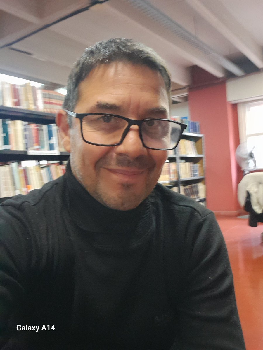 ArielGrecoMDQ's tweet photo. Tarde de lectura previo a una nueva clase de Filosofía del Derecho. Excelente y apasionada materia que lleva adelante, un excelente profe, como @LeonardoPerezHegi . Un lujo que se da la Facultad de Derecho de la UNMDP.
#EducarEsCombatir #HoyMásQueNunca #UniversidadPúblicaSiempre https://t.co/BXsV8ekrQV