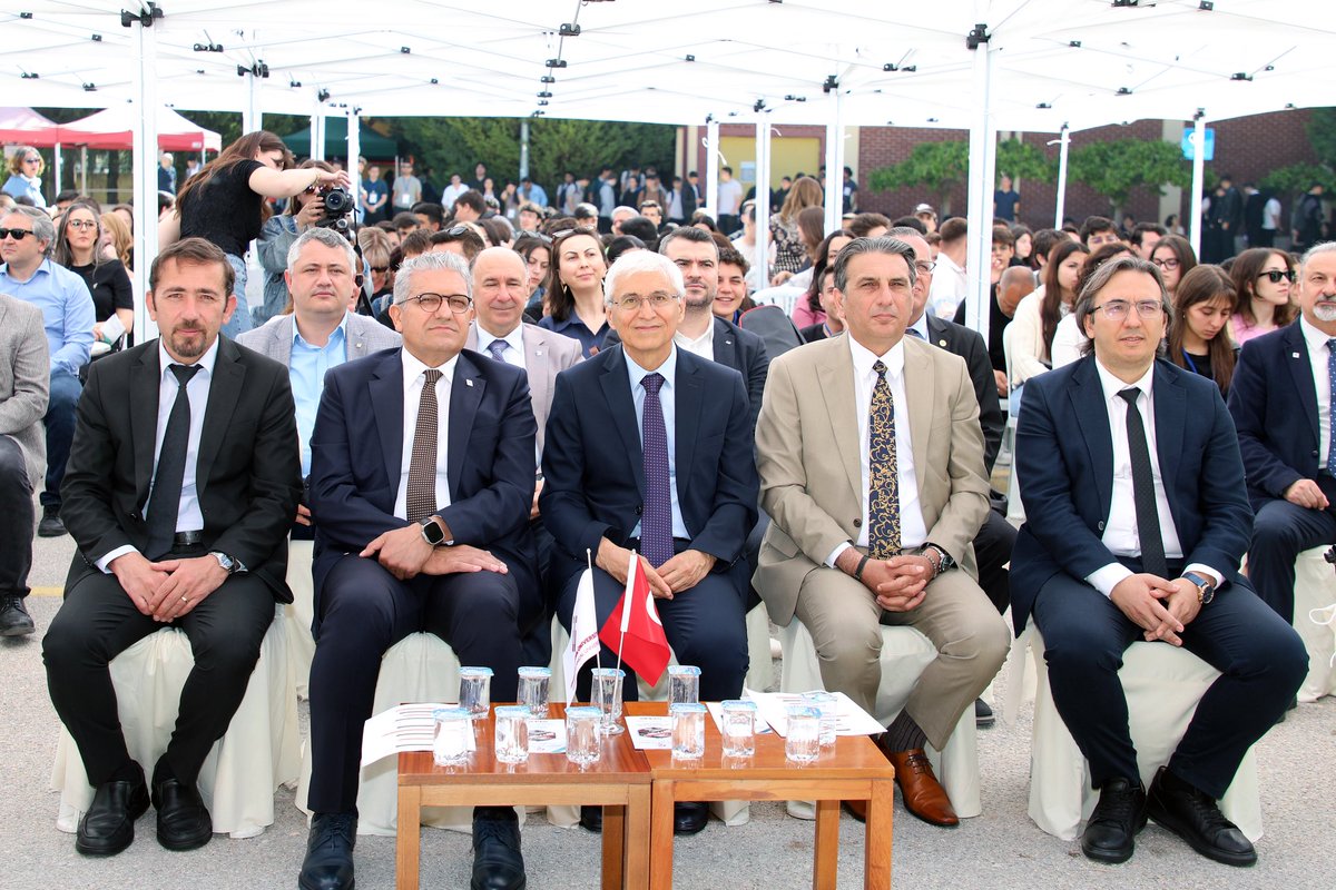 esteknikuniv's tweet photo. ESTÜ Porsuk Meslek Yüksekokulu, Ulaştırma Meslek Yüksekokulu ve Bilişim Meslek Yüksekokulu tarafından düzenlenen “Meslek Ağı Zirvesi 2025"te öğrenciler, akademisyenler, kamu kurumları, işletmeler ve meslek profesyonelleri bir araya geldi.

#estü
#eskişehirtekniküniversitesi https://t.co/KtfiAo6RPo