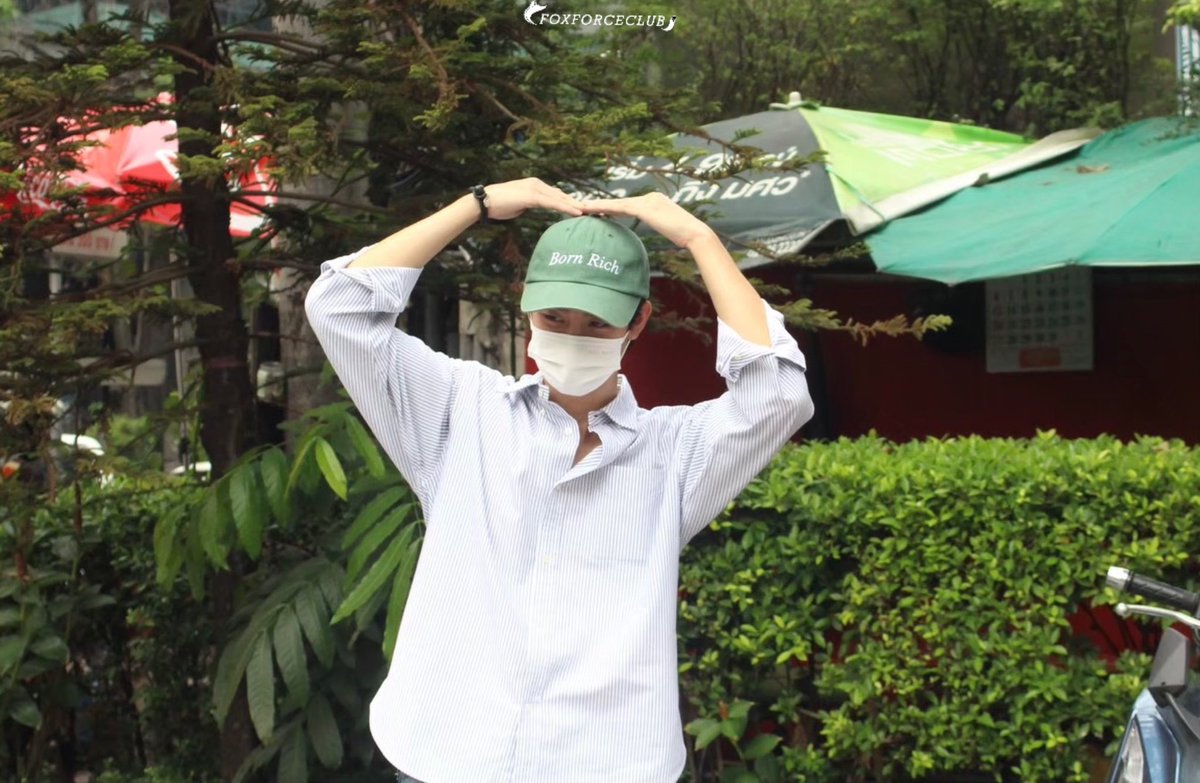 forceofficial_'s tweet image. (🦊) บ้านฟ็อกฟอสอยู่กับฟอส #fforce_ ตั้งแต่ #EnchanteSeries โดนตกจากความหล่อ ทะเล้น น่ารักของอัคค์ และเห็นถึง personality ของฟอสค่ะ

รับรู้ได้ว่าฟอสมีความสามารถ เป็นคนที่ใส่ใจคนรอบข้างและแฟนคลับเสมอ จึงอยากเห็นเค้าเติบโต อยากเห็นคนมาซัพพอร์ตและค้นพบเค้าเยอะๆ…