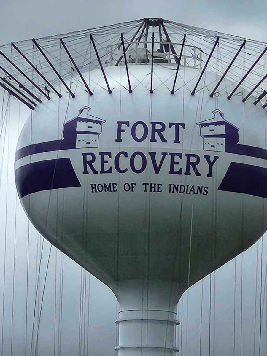 perryhull's tweet photo. Super cool and honored to have my design painted on my hometown’s new water tower! https://t.co/sYalvZFXVb