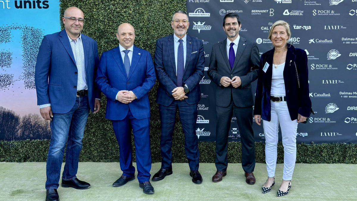 Empresa (@empresacat) on Twitter photo 📌 25a Nit Empresarial de la @ueanoia
🗣️<a href="/ConsellerSamper/">Miquel Sàmper</a>: “Enhorabona per aquest quart de segle organitzant una trobada referent en el reconeixement de l’excel·lència empresarial anoienca”
#ElGovernDeTothom 📌 25a Nit Empresarial de la @ueanoia
🗣️<a href="/ConsellerSamper/">Miquel Sàmper</a>: “Enhorabona per aquest quart de segle organitzant una trobada referent en el reconeixement de l’excel·lència empresarial anoienca”
#ElGovernDeTothom