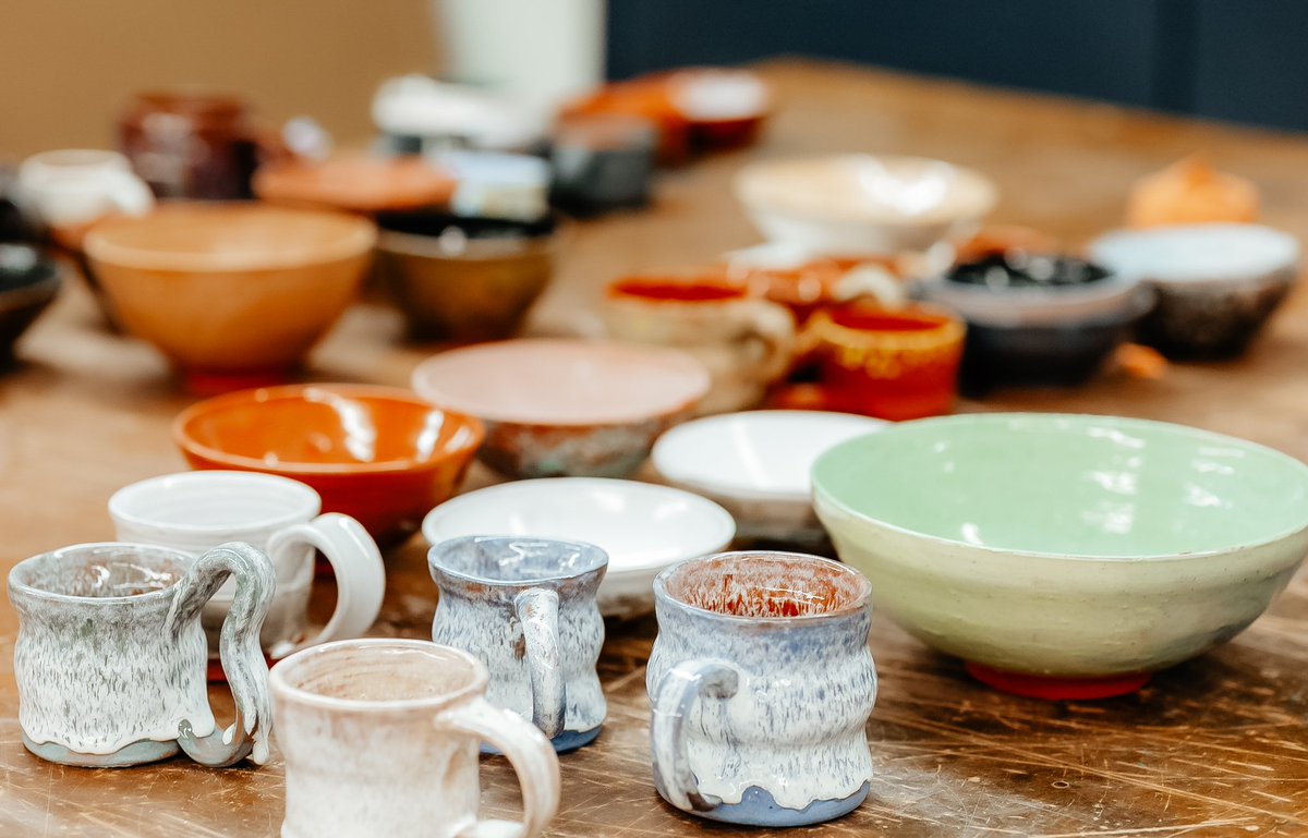 Judsonartdesign's tweet image. From wheel, to kiln, and every step in between 

#pottery #wheelthrowing #finearts