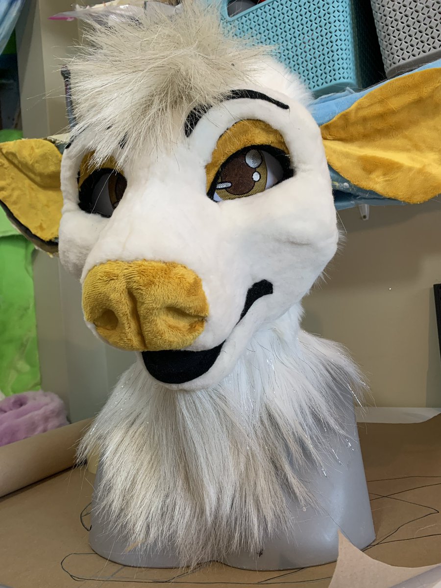 Posting this new fellow made me reflect on just how much I *ADORE* making deer! Here are some other deer I’ve made in the past during their progress stages🦌💕💕💕