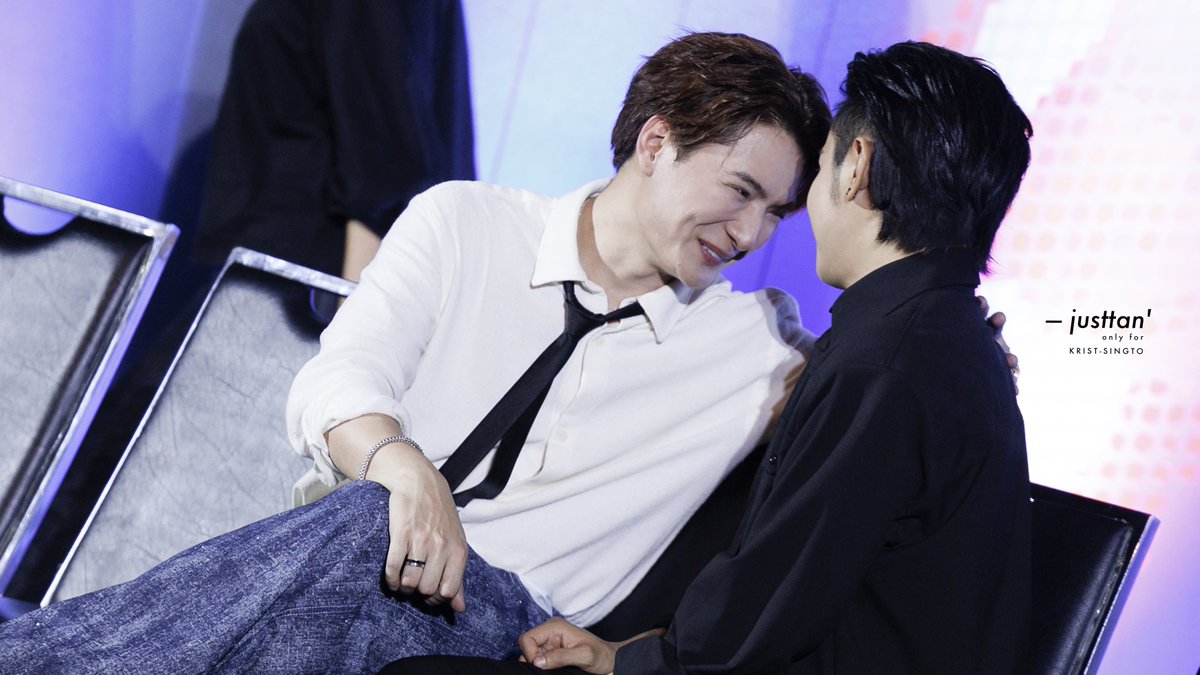 justtan_s's tweet photo. แค่เธอมาใกล้หัวใจของฉันมันก็สั่นไปหมดแล้วเธอ :)

🌻🌻🌻

#คริสสิงโต #justtanpixz
#TheExMorningEP1 https://t.co/2hxeCQgnYl