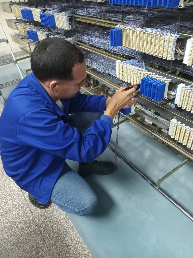 👉Nuestra #GenteQueSuma trabajando en la ampliación de capacidades del servicio Nauta Hogar en #HolguínSí, 🇨🇺