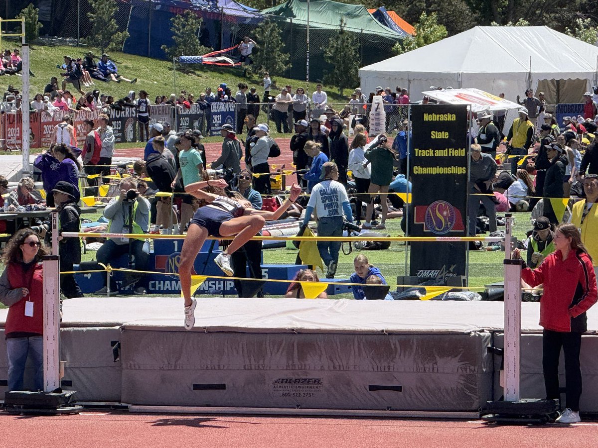 lnsathletics's tweet image. Congratulations Claire Hellbusch!  Your Class A High Jump State Champion!!! Awesome job Claire!🐊
