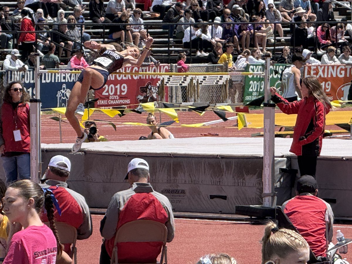 lnsathletics's tweet image. Congratulations Claire Hellbusch!  Your Class A High Jump State Champion!!! Awesome job Claire!🐊