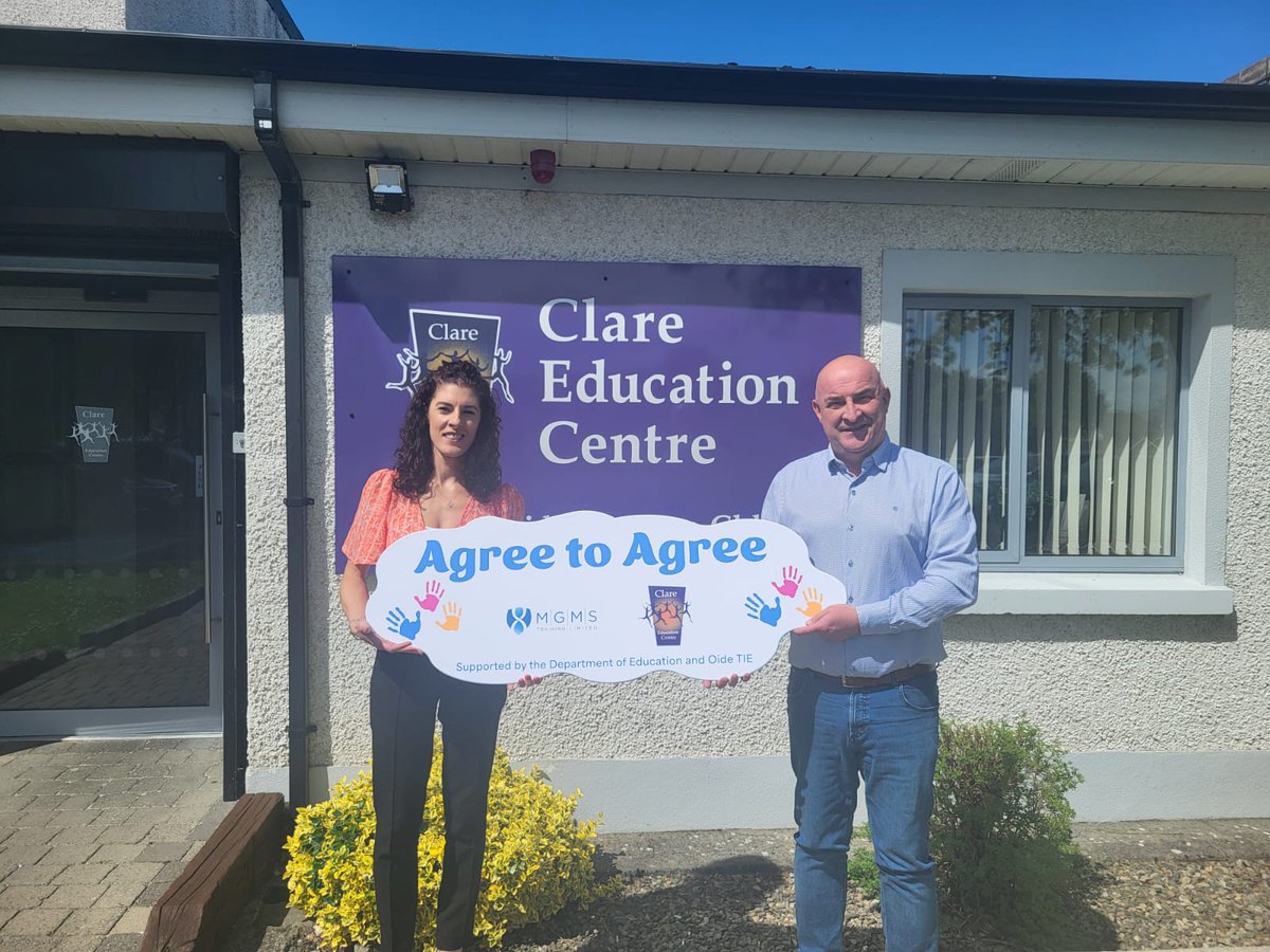 Clare Education Centre (@clareedcentre) on Twitter photo 🎧Listen to the @leadtheway08 podcast on how our Agree to Agree Project helps schools and families create a new norm for pupils’ use of digital devices through real collaboration and change.
open.spotify.com/episode/0HYBA4…
@traleeesc <a href="/NavanESC/">Navan Education Support Centre</a> <a href="/OideTechinEd/">Oide Technology in Education</a> <a href="/HMcEntee/">Helen McEntee TD</a> <a href="/Webwise_Ireland/">Webwise</a> 🎧Listen to the @leadtheway08 podcast on how our Agree to Agree Project helps schools and families create a new norm for pupils’ use of digital devices through real collaboration and change.
open.spotify.com/episode/0HYBA4…
@traleeesc <a href="/NavanESC/">Navan Education Support Centre</a> <a href="/OideTechinEd/">Oide Technology in Education</a> <a href="/HMcEntee/">Helen McEntee TD</a> <a href="/Webwise_Ireland/">Webwise</a>