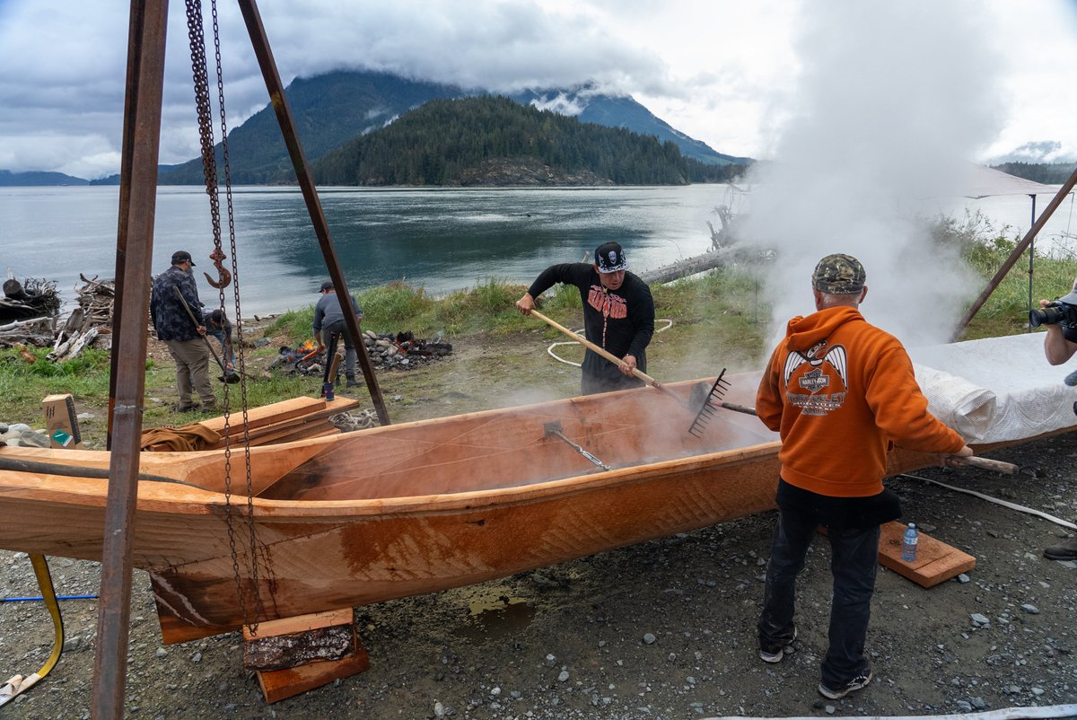 HakaiInstitute's tweet image. Invited by Na̲nwak̲olas Council to film the carving of a traditional red cedar canoe, Hakai Institute videographer Grant Callegari reflects on how working with ancient canoes in his native Scotland kicked off a full-circle journey of connection. Read more🔗tinyurl.com/2s4e3ap9