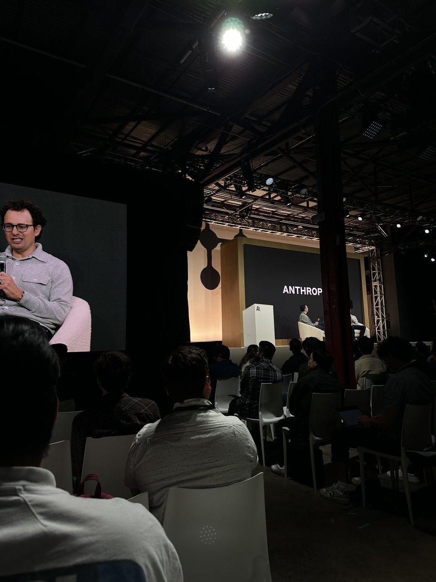 Daniel Gao tweet media