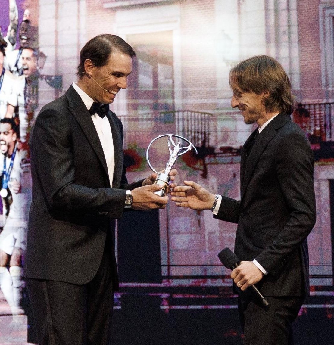 Rafa Nadal (@rafaelnadal) on Twitter photo Qué suerte hemos tenido de poder disfrutarte tanto tiempo, <a href="/lukamodric10/">Luka Modrić</a>.
Gracias por todos estos años siendo un ejemplo dentro y fuera del campo 👏🏻
Enhorabuena por una carrera increíble en el <a href="/realmadrid/">Real Madrid C.F.</a>. ¡Te deseo todo lo mejor en el futuro! Qué suerte hemos tenido de poder disfrutarte tanto tiempo, <a href="/lukamodric10/">Luka Modrić</a>.
Gracias por todos estos años siendo un ejemplo dentro y fuera del campo 👏🏻
Enhorabuena por una carrera increíble en el <a href="/realmadrid/">Real Madrid C.F.</a>. ¡Te deseo todo lo mejor en el futuro!