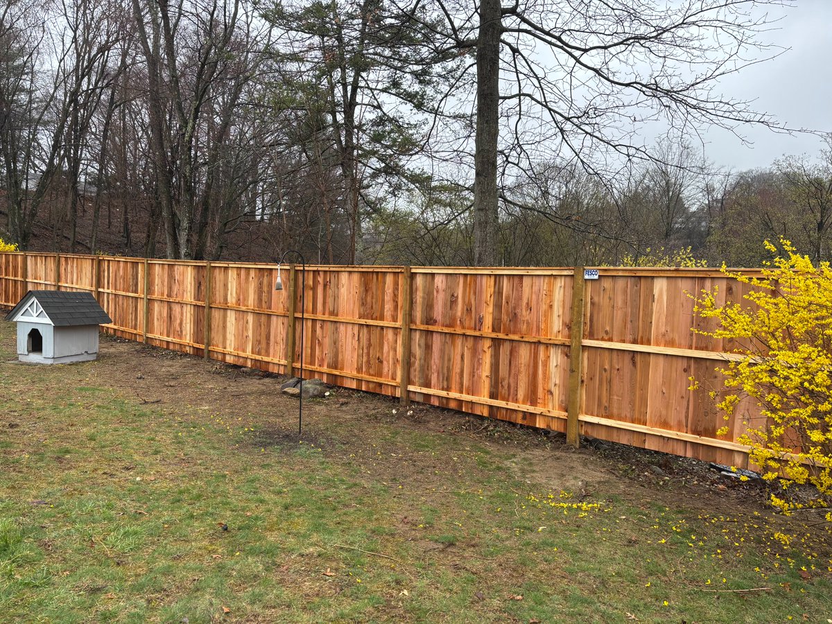 fescofence's tweet photo. That's a FescoSpec custom fence made in our own shop using North American red cedar #fencecompany #fencebuilders # fenceco #fencecompanies #fencecontractors #fencingco #fencingbusiness #fenceinstallation #fence #fencerockland #fenceBergen #fencewestchester #fenceinstallation https://t.co/yDcpKaA53j