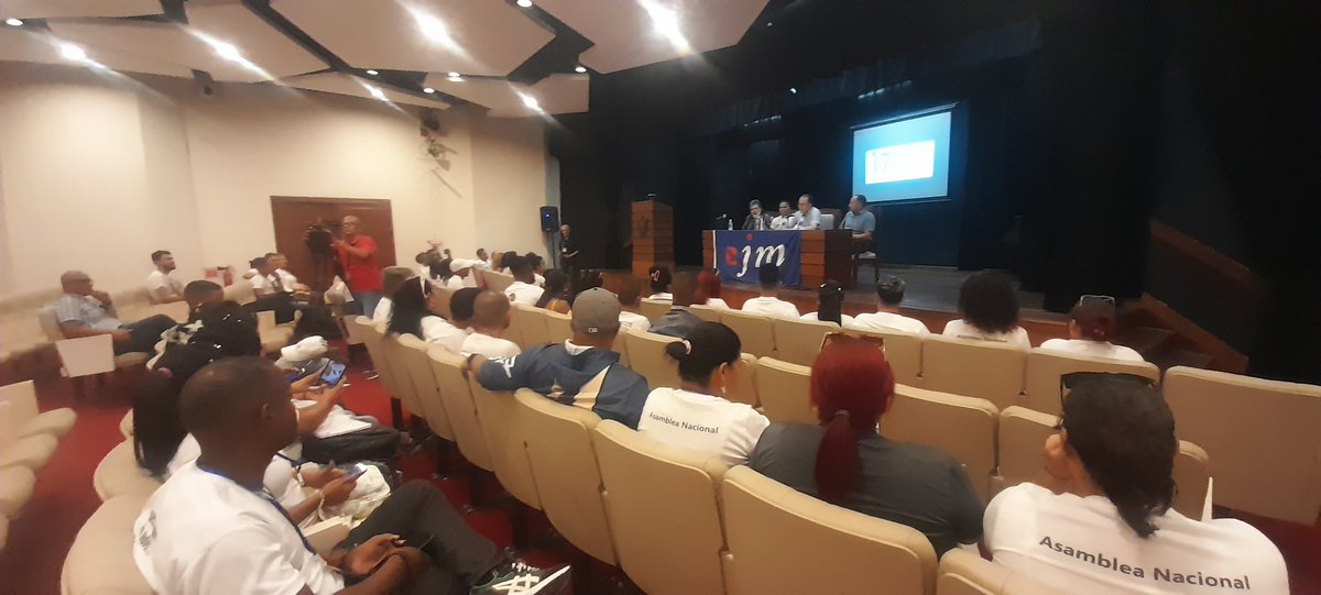 bjm_arte's tweet photo. Los delegados del #17ConsejoNacionalBjm2025 estuvieron presentes en la reciente presentación del libro "Fidel y la Cultura", presentado por @AbelPrieto11 y Luis Morlote Rivas https://t.co/LeIXZ8S7Vn
