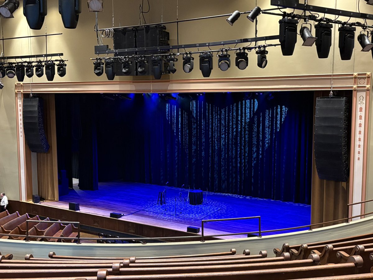 Gillian Welch and David Rawlings. Let’s go.🔥