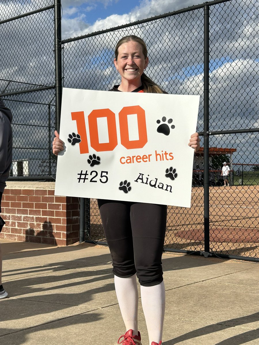 Congratulations to Aidan Dintelman who collected her 100th career hit at Granite City yesterday.