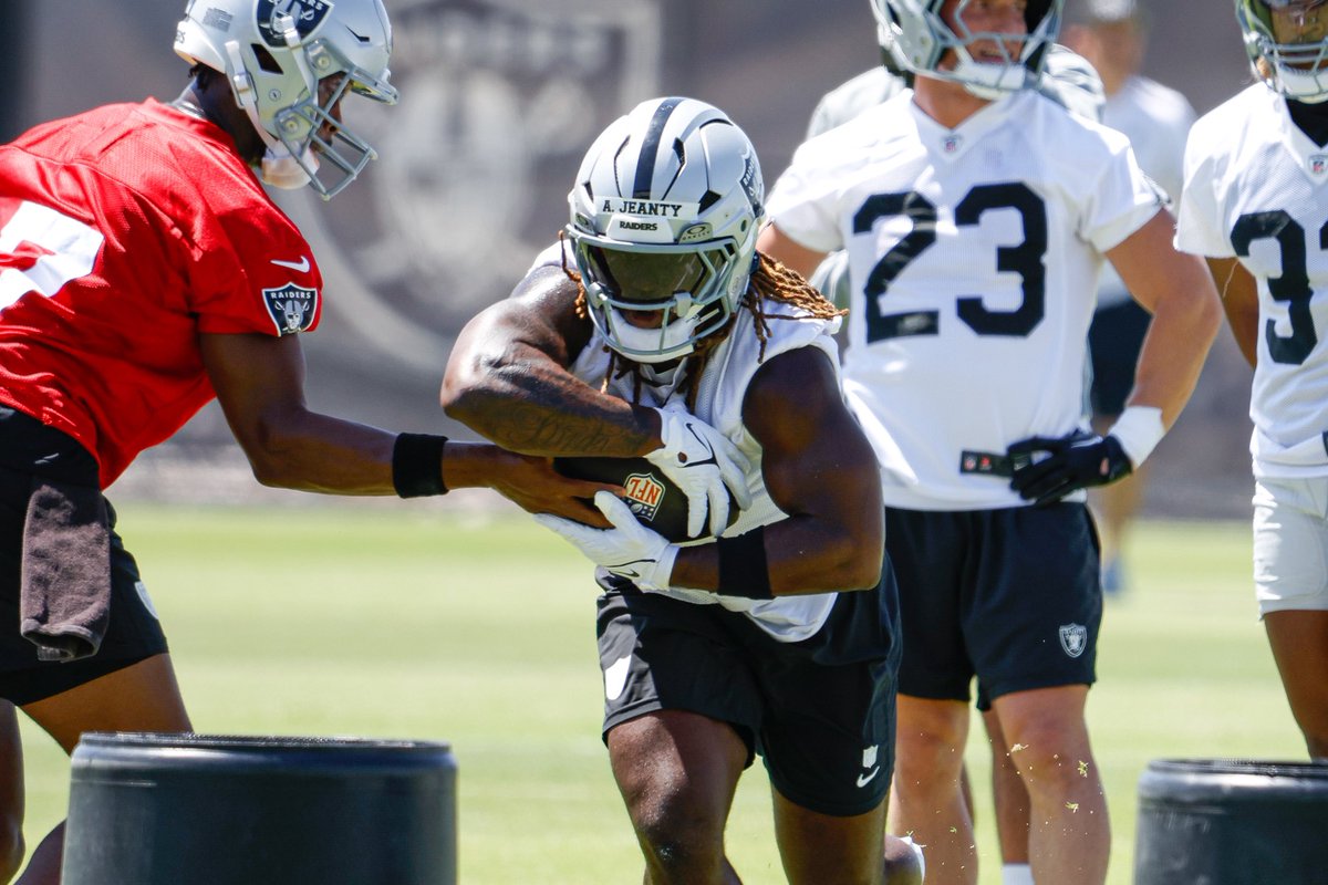 GlobalPhotopro's tweet image. Las Vegas Raider Ashton Jeanty on the OTA in Las Vegas #raiders #raidernation #lasvegas #lasvegasraiders