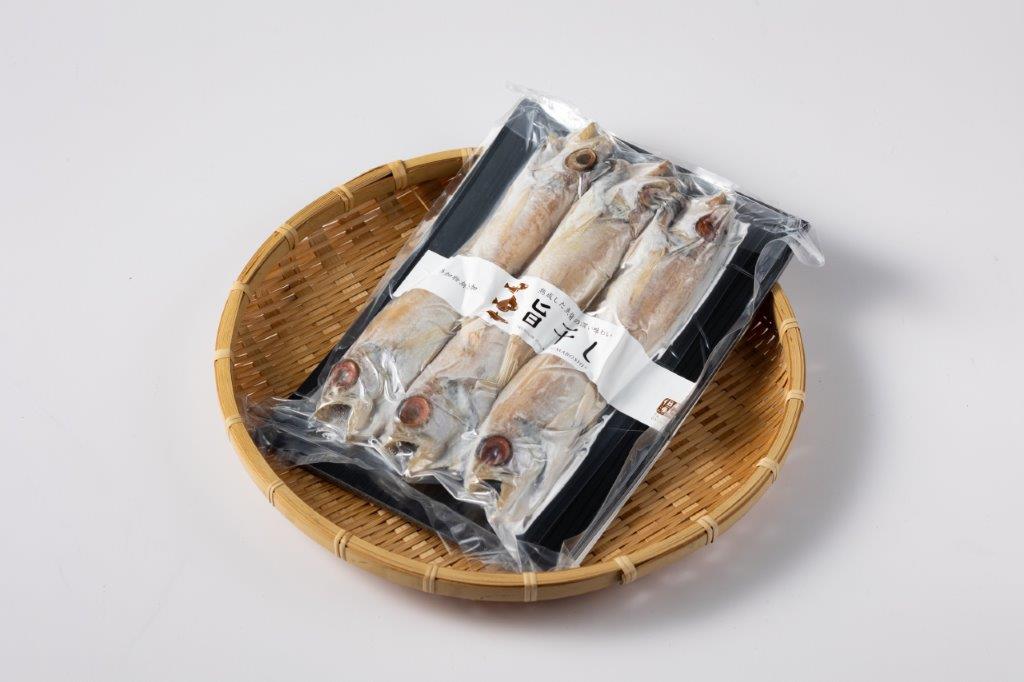 jftajima's tweet photo. 🐟【父の日ギフト】対象商品追加～！🐟
魚好きお父さんのために好きな魚種だけを選んで贈れる「旨干し」各種も特別価格で20％OFF！

・朝ごはんにぴったりエテカレイ
・おつまみになるノドグロ
・ご飯と混ぜても美味しいニギス
・骨ごと食べちゃうハタハタ
幾つ買��ても同一送付先なら送料は同じです https://t.co/VbOSBpkB8d