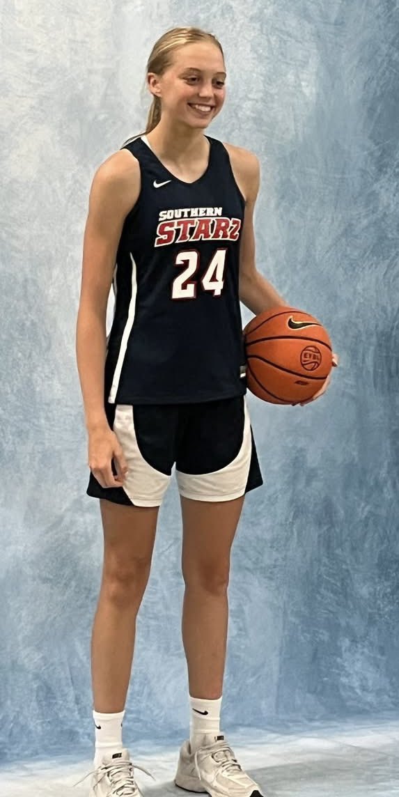 ALSoStarz's tweet image. STARZ 15U NIKE EYBL Nationally-ranked 2028 5-11 G MEG MOORE (4A Miss Basketball in Mississippi) picks up OFFER from Oklahoma State @COWGIRLSWBB of the BIG 12 &amp;amp; Head Coach @CoachJacie following a Great Session 2 in Hoover AL!  Congrats to @MegMoore0! 👏 Go STARZ! ⭐️