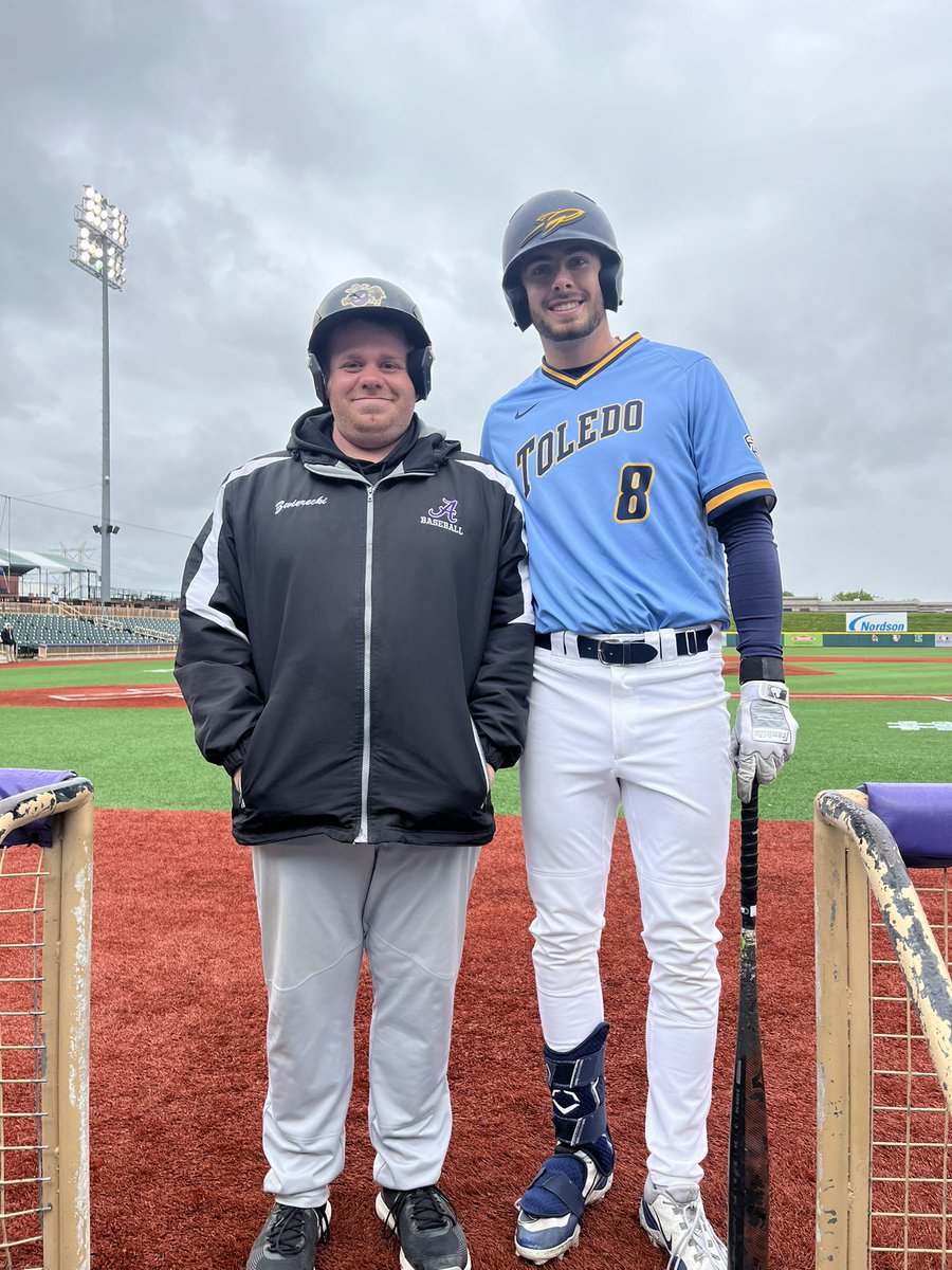 Nick Z was the batboy today for Toledo at the <a href="/MACSports/">MACtion</a> Tournament and he ran into an old friend! Avon baseball fam never stops! #GRACE   <a href="/TroySudbrook/">Troy Sudbrook</a>