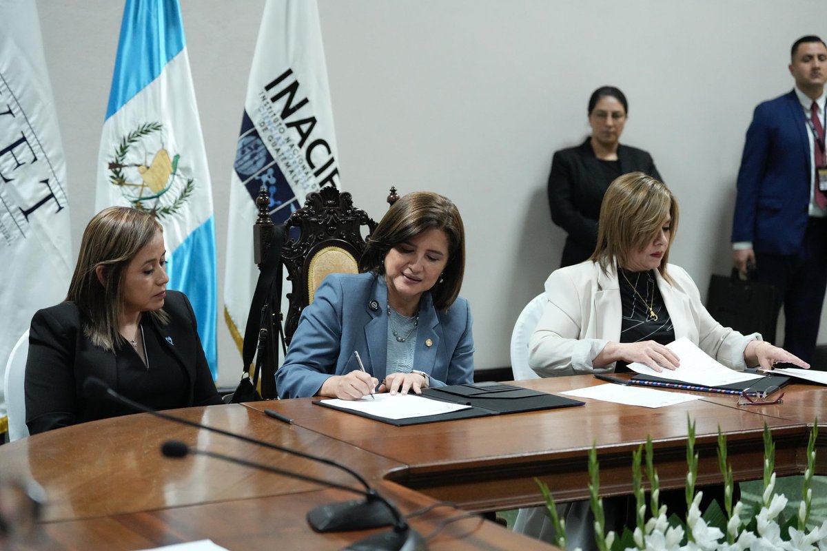 Vicepresidencia de Guatemala (@viceguatemala) on Twitter photo La <a href="/secretariasvet/">Secretaría SVET</a> y el <a href="/INACIFGT/">INACIF GUATEMALA</a> formalizaron una carta de entendimiento para establecer mecanismos de cooperación interinstitucional orientados al fortalecimiento técnico y operativo en la prevención de delitos VET, para una atención más efectiva frente a estas violencias. La <a href="/secretariasvet/">Secretaría SVET</a> y el <a href="/INACIFGT/">INACIF GUATEMALA</a> formalizaron una carta de entendimiento para establecer mecanismos de cooperación interinstitucional orientados al fortalecimiento técnico y operativo en la prevención de delitos VET, para una atención más efectiva frente a estas violencias.