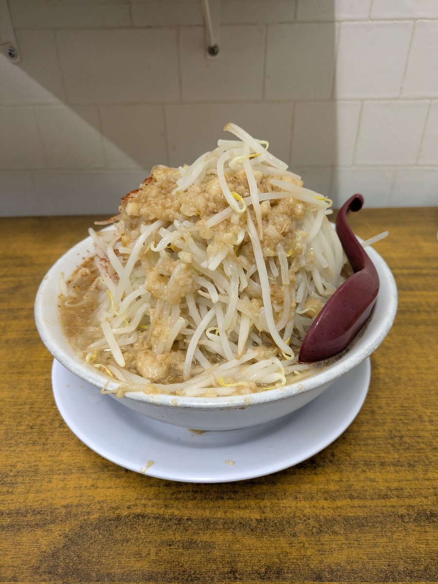 jgsynw's tweet photo. 中ラーメンの野菜増しを注文！ https://t.co/e1taRSclpH