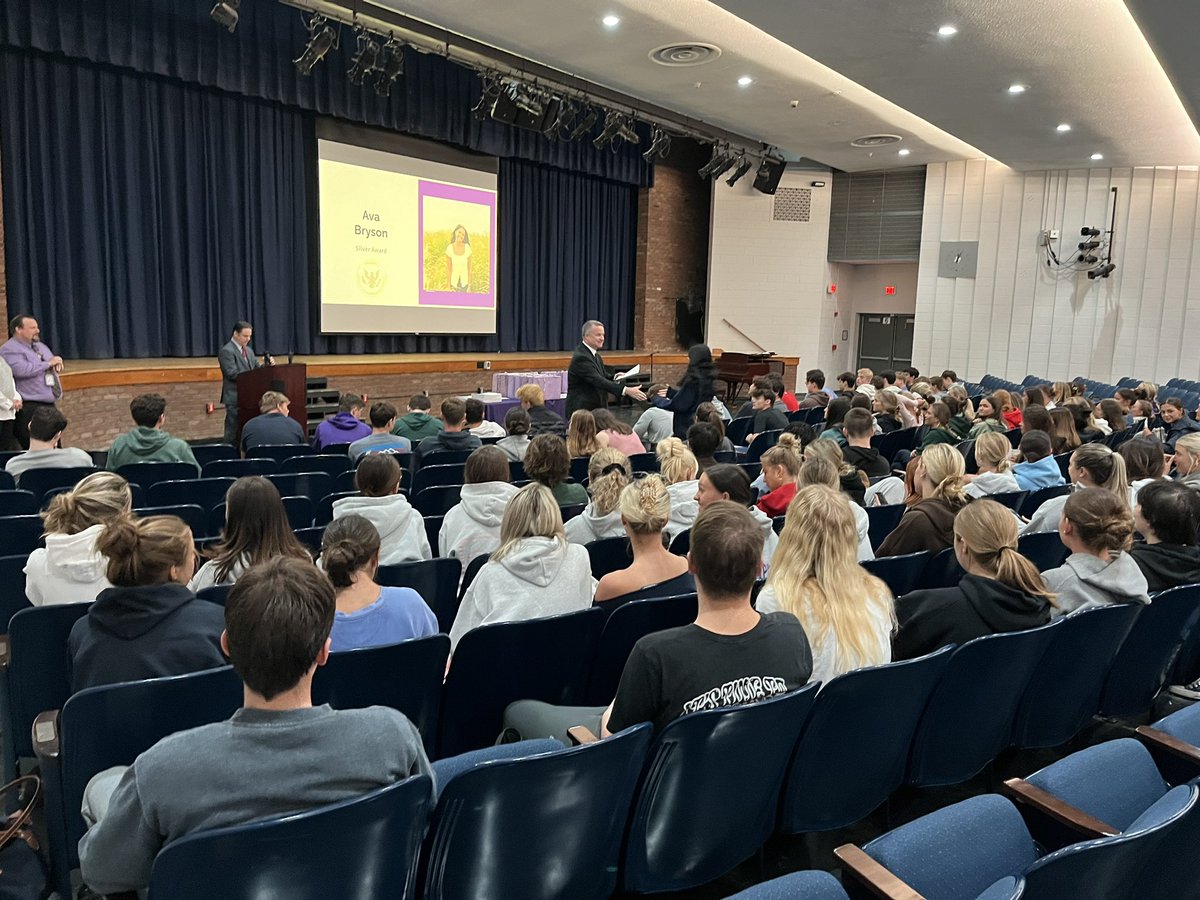 RFH Superintendent (@rfhsuper) on Twitter photo Special day for our seniors! πΊπͺ©πππΎ #greatdaytobeabulldog #classof2025 <a href="/RFH_Regional/">Rumson-Fair Haven</a> Special day for our seniors! πΊπͺ©πππΎ #greatdaytobeabulldog #classof2025 <a href="/RFH_Regional/">Rumson-Fair Haven</a>
